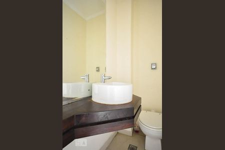 Apartamento à venda com 136m², 2 quartos e 2 vagas Apartamento à venda com 136m², 2 quartos e 2 vagasLavabo