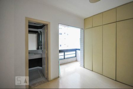 Apartamento à venda com 136m², 2 quartos e 2 vagas Apartamento à venda com 136m², 2 quartos e 2 vagasSuíte