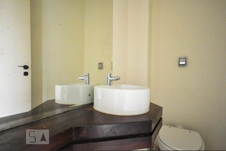Apartamento à venda com 136m², 2 quartos e 2 vagas Apartamento à venda com 136m², 2 quartos e 2 vagasLavabo