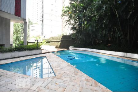 Apartamento à venda com 136m², 2 quartos e 2 vagasPiscina