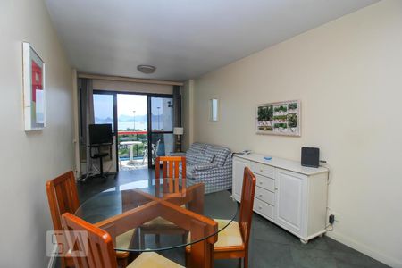 Apartamento à venda com 110m², 2 quartos e 1 vagaSala