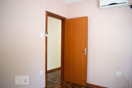 Quarto 1 de apartamento para alugar com 2 quartos, 55m² em Cristal, Porto Alegre