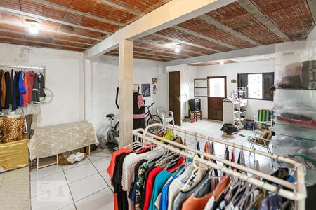 Casa à venda com 100m², 4 quartos e sem vagaSalão