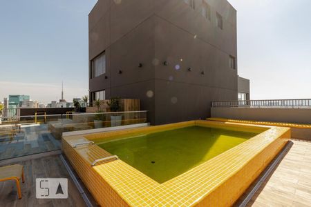 Studio para alugar com 24m², 1 quarto e sem vaga Studio para alugar com 24m², 1 quarto e sem vagaÁrea comum - Piscina