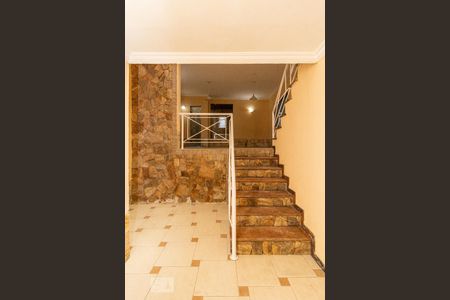 Detalhe da Sala 1 - Escada de casa de condomínio para alugar com 4 quartos, 625m² em Vila Valqueire, Rio de Janeiro