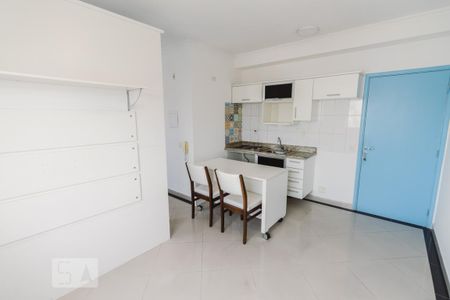Apartamento para alugar com 27m², 1 quarto e 1 vaga Apartamento para alugar com 27m², 1 quarto e 1 vagaSala