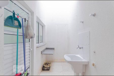 Casa de condomínio para alugar com 52m², 2 quartos e 1 vaga Casa de condomínio para alugar com 52m², 2 quartos e 1 vagaÁrea de Serviço