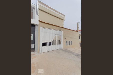 Casa de condomínio para alugar com 52m², 2 quartos e 1 vaga Casa de condomínio para alugar com 52m², 2 quartos e 1 vagaFachada