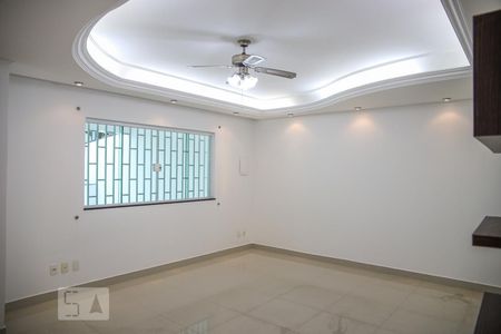 Sala de casa para alugar com 3 quartos, 200m² em Olímpico, São Caetano do Sul