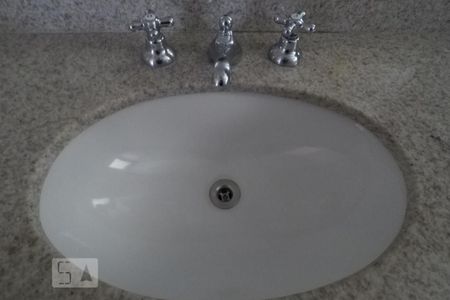 Apartamento para alugar com 106m², 2 quartos e 2 vagasBanheiro
