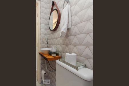 Apartamento à venda com 65m², 3 quartos e 1 vaga Apartamento à venda com 65m², 3 quartos e 1 vagaBanheiro de Serviço
