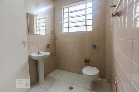 Casa à venda com 116m², 3 quartos e 3 vagasBanheiro
