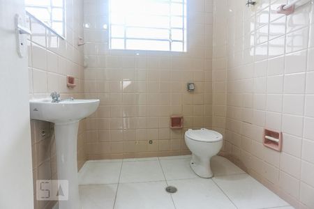 Casa à venda com 116m², 3 quartos e 3 vagasBanheiro