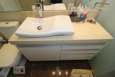 Apartamento para alugar com 60m², 2 quartos e 1 vagaBanheiro Social