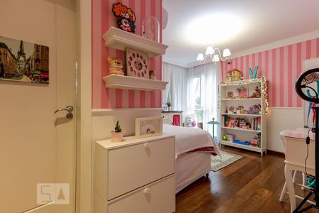 Casa de condomínio à venda com 790m², 4 quartos e 6 vagasSuíte 3