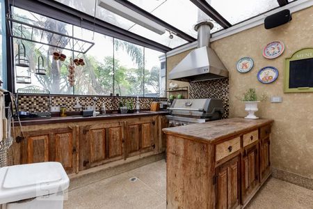 Casa de condomínio à venda com 790m², 4 quartos e 6 vagasChurrasqueira