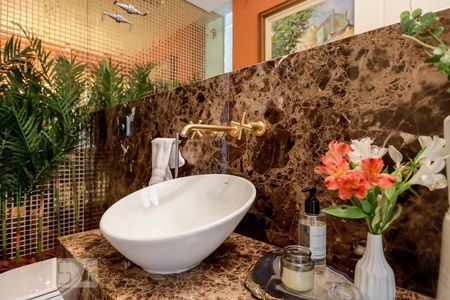 Casa de condomínio à venda com 790m², 4 quartos e 6 vagasLavabo