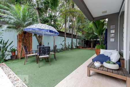 Casa de condomínio à venda com 790m², 4 quartos e 6 vagasPiscina