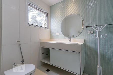 Casa de condomínio à venda com 790m², 4 quartos e 6 vagasBanheiro da Suíte 2