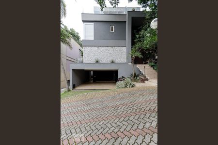 Casa de condomínio à venda com 790m², 4 quartos e 6 vagasFachada da Casa