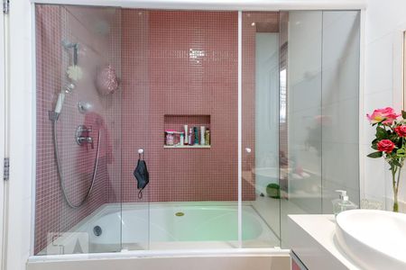 Casa de condomínio à venda com 790m², 4 quartos e 6 vagasBanheiro da Suíte 3