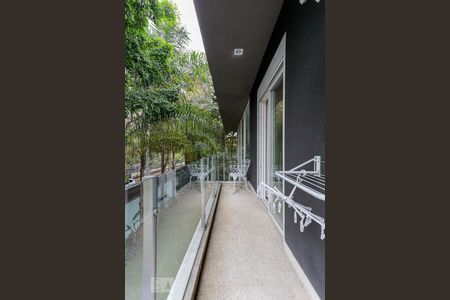 Casa de condomínio à venda com 790m², 4 quartos e 6 vagasVaranda da Suíte 1