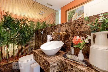 Casa de condomínio à venda com 790m², 4 quartos e 6 vagasLavabo