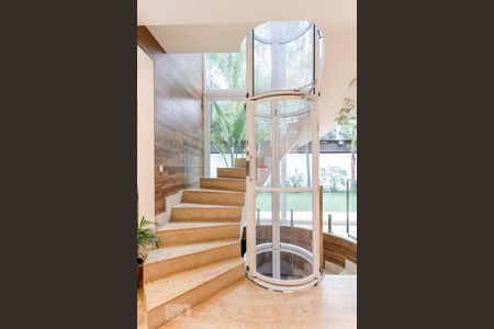 Casa de condomínio à venda com 790m², 4 quartos e 6 vagasHall Entrada