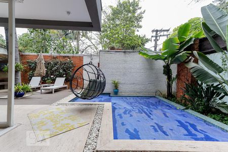 Casa de condomínio à venda com 790m², 4 quartos e 6 vagasPiscina