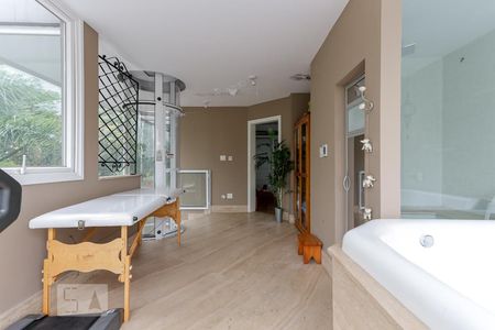 Casa de condomínio à venda com 790m², 4 quartos e 6 vagasSPA