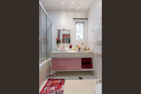 Casa de condomínio à venda com 790m², 4 quartos e 6 vagasBanheiro da Suíte 3