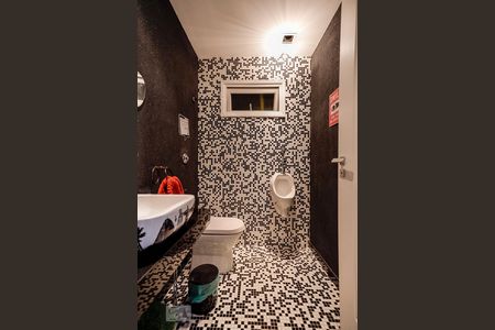 Casa de condomínio à venda com 790m², 4 quartos e 6 vagasBanheiro do Salão de Jogos