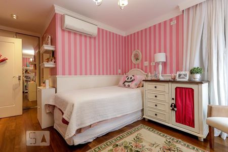 Casa de condomínio à venda com 790m², 4 quartos e 6 vagasSuíte 3