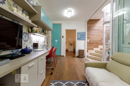 Casa de condomínio à venda com 790m², 4 quartos e 6 vagasEscritório