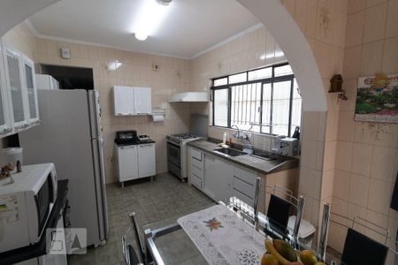 Casa à venda com 115m², 2 quartos e 2 vagasCozinha
