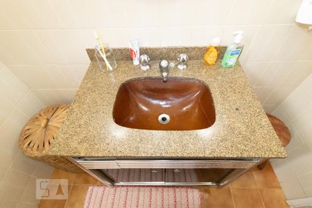 Casa à venda com 115m², 2 quartos e 2 vagasBanheiro