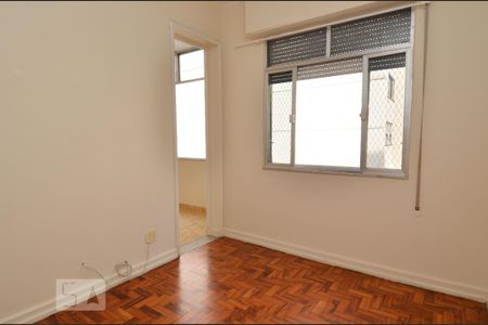 Quarto 1 de apartamento para alugar com 2 quartos, 75m² em Copacabana, Rio de Janeiro
