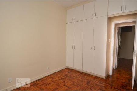 Quarto 1 de apartamento para alugar com 2 quartos, 75m² em Copacabana, Rio de Janeiro