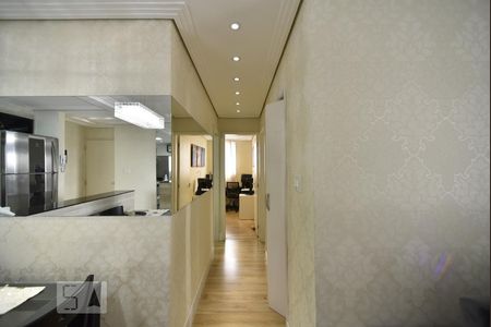 Apartamento à venda com 74m², 2 quartos e 2 vagasCorredor