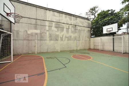 Apartamento à venda com 74m², 2 quartos e 2 vagasÁrea comum - quadra