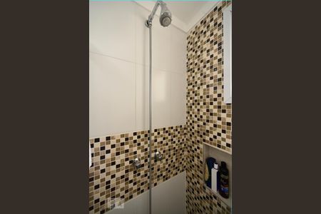 Apartamento à venda com 74m², 2 quartos e 2 vagasBanheiro da suite