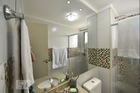 Apartamento à venda com 74m², 2 quartos e 2 vagasBanheiro da suite