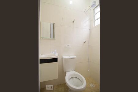Banheiro  de casa de condomínio para alugar com 1 quarto, 27m² em Saúde, São Paulo