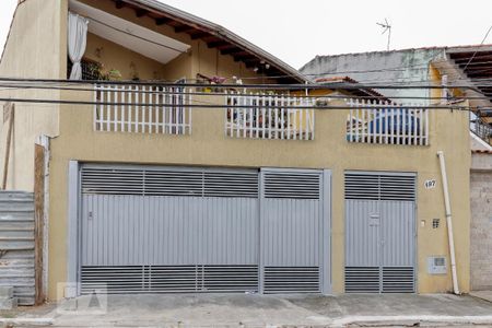 Fachada de casa à venda com 5 quartos, 220m² em Parque Vitória, São Paulo