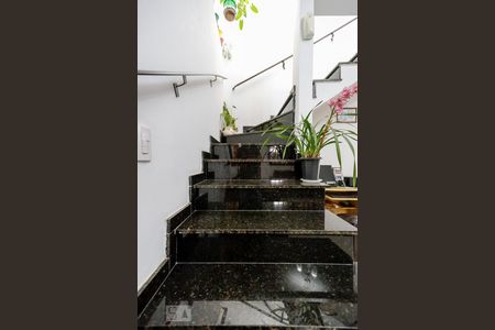 Escadas Quartos de casa à venda com 5 quartos, 220m² em Parque Vitória, São Paulo