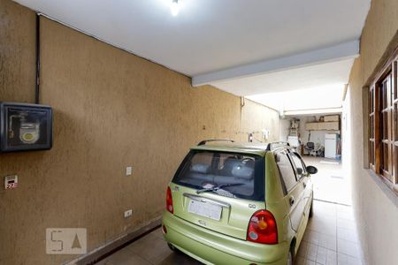 Garagem de casa à venda com 5 quartos, 220m² em Parque Vitória, São Paulo
