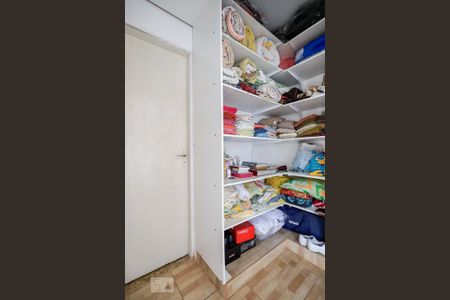 Closet de casa à venda com 5 quartos, 220m² em Parque Vitória, São Paulo