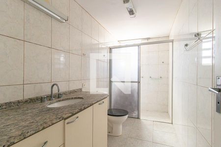 Banheiro 1 de apartamento para alugar com 3 quartos, 140m² em São Francisco, Curitiba