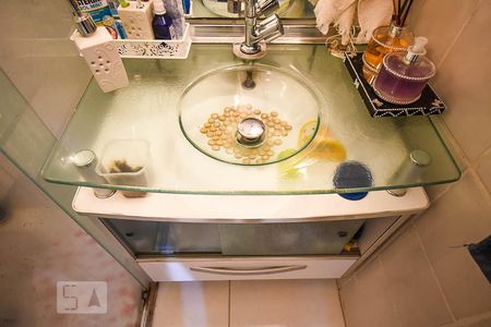 Apartamento à venda com 75m², 3 quartos e 1 vagaPia do banheiro