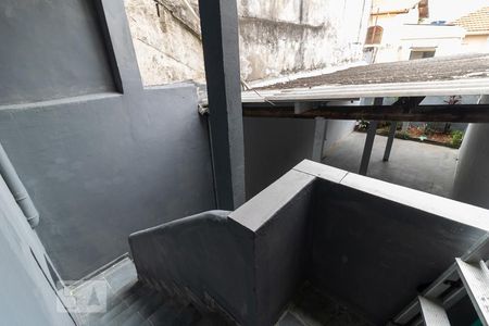 Casa para alugar com 96m², 2 quartos e sem vagaEscada